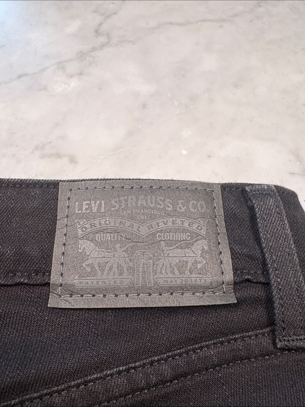 Levis - Picture 2 of 4